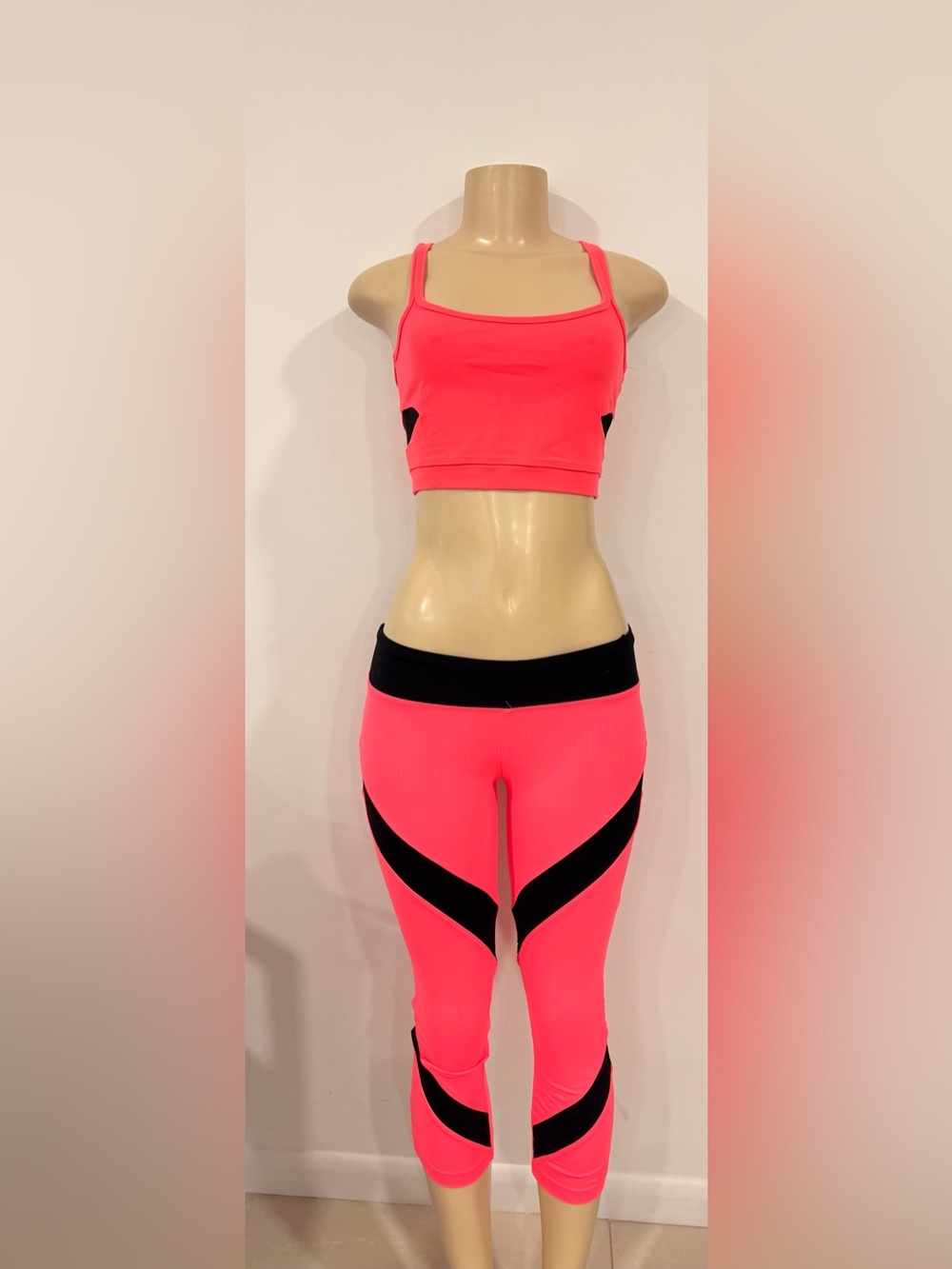 bebe coral & Black Capris Active Set Y2K